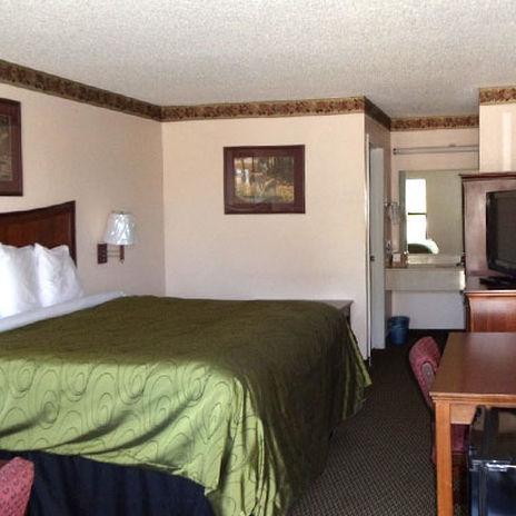 Clairmont Inn & Suites - Warren Camera foto