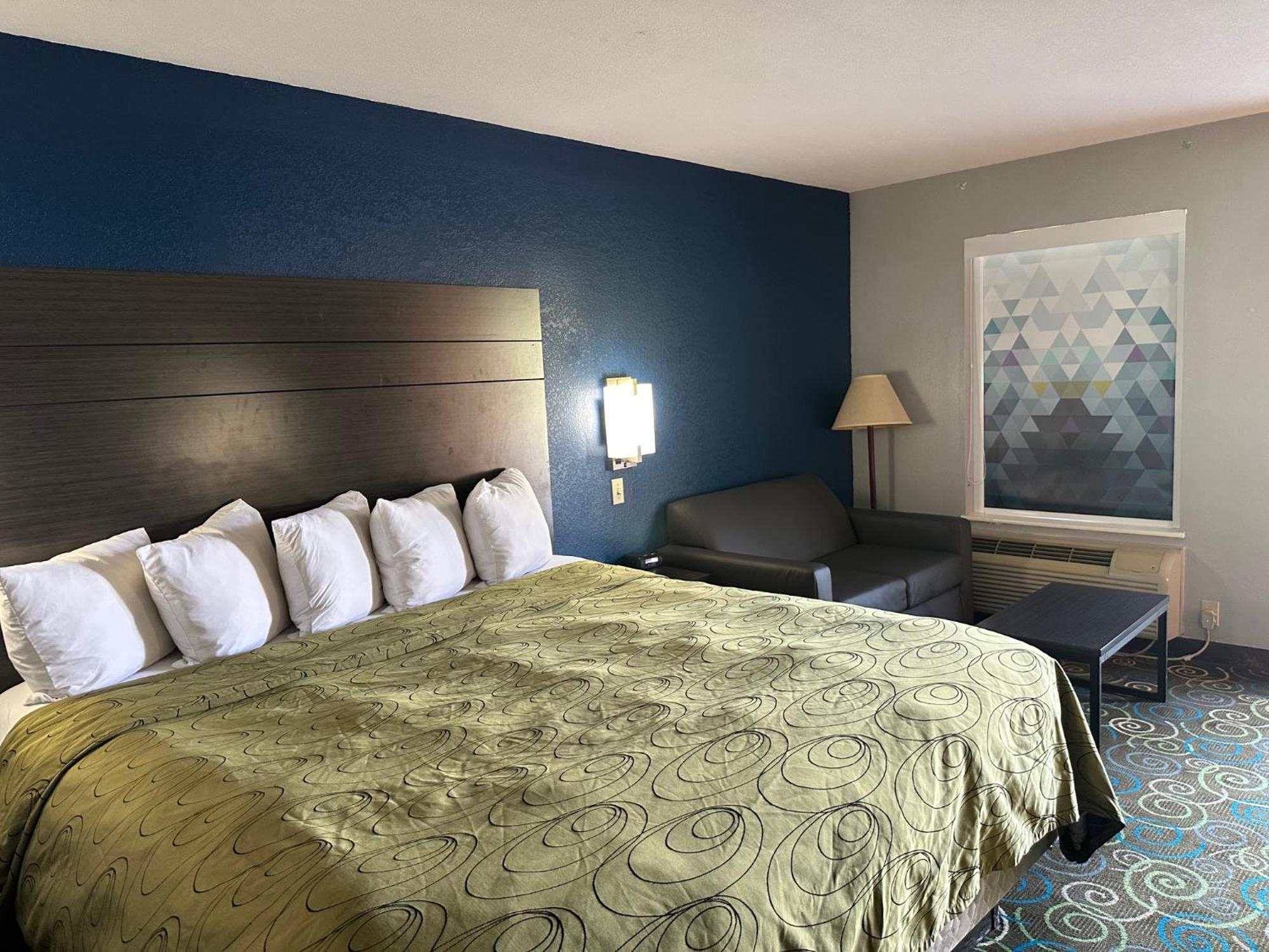 Clairmont Inn & Suites - Warren Esterno foto